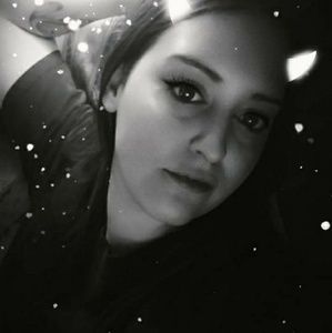 Meet your Posher, Courtney